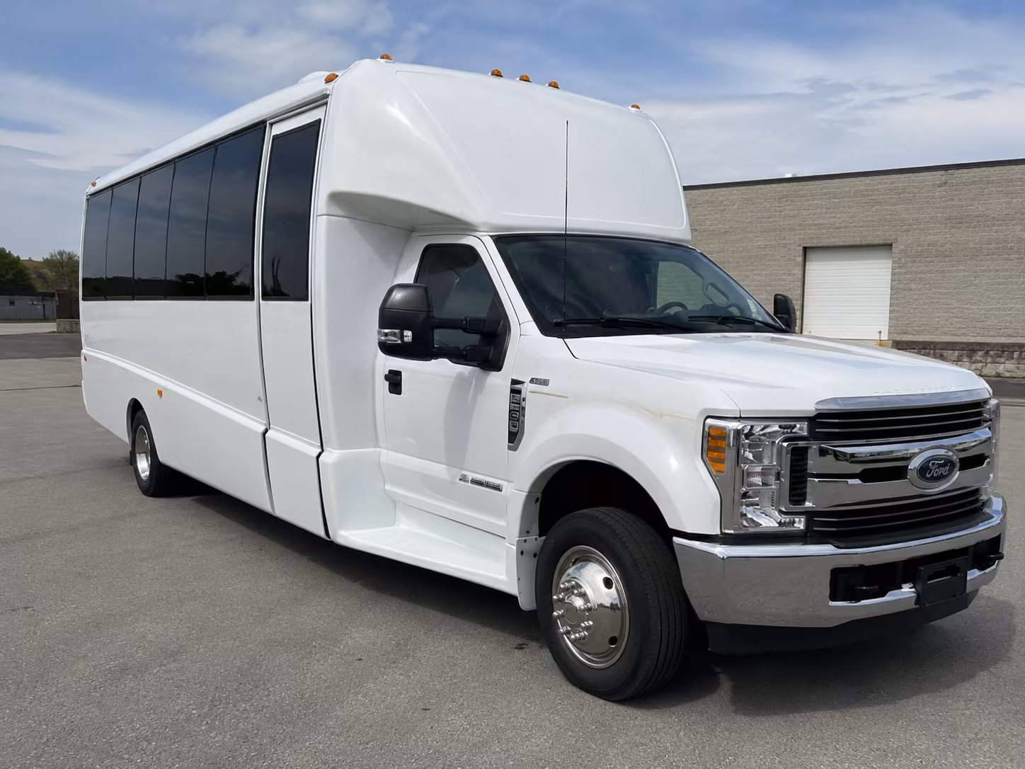 buses for cleveland metroparks zoo and outdoor education field trips