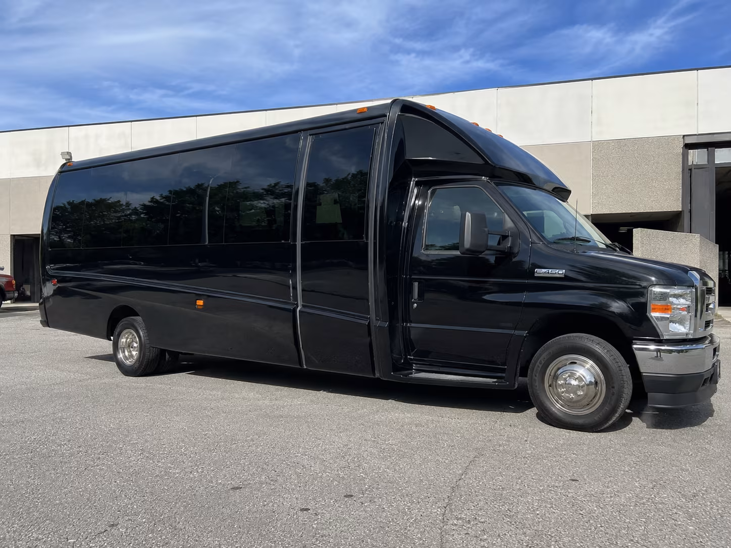 minibuses and sprinter vans for executive and small group corporate travel in parma
